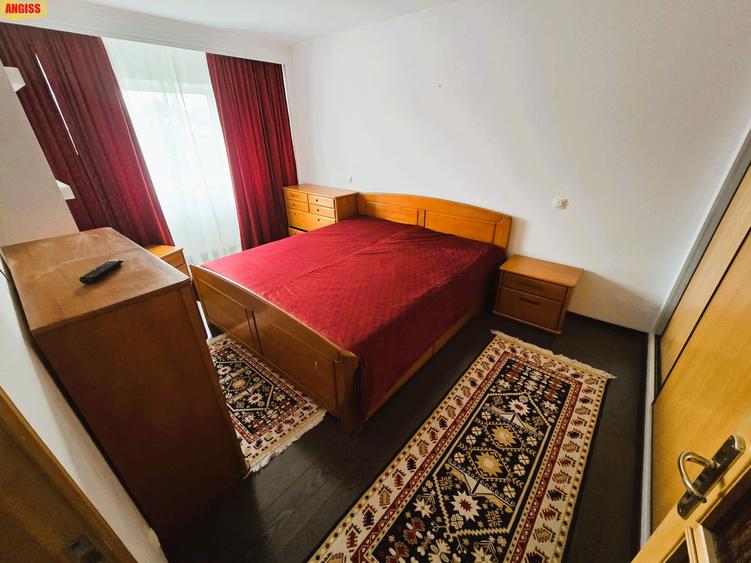 Apartament cu 3 camere str VICTORIEI