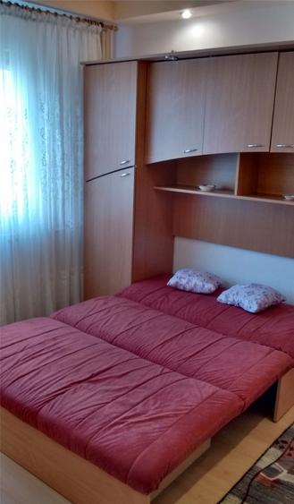 Apartament de închiriat cu 3 camere, zona Icil