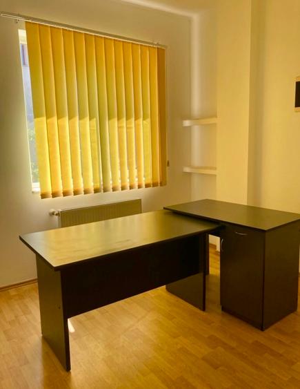 Inchiriez Cladire, Curte Interioara, Garaje-Sediu Firma/ Birouri/Cabinet Medical