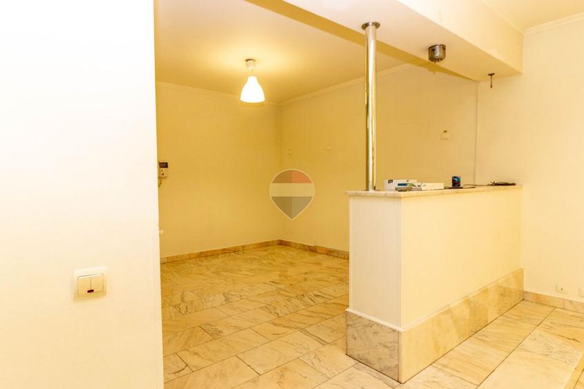 Casa / Vila cu 7 camere de inchiriat în zona Victoriei