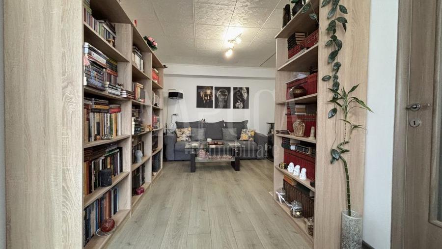 Casa 8 camere de vanzare in Floresti