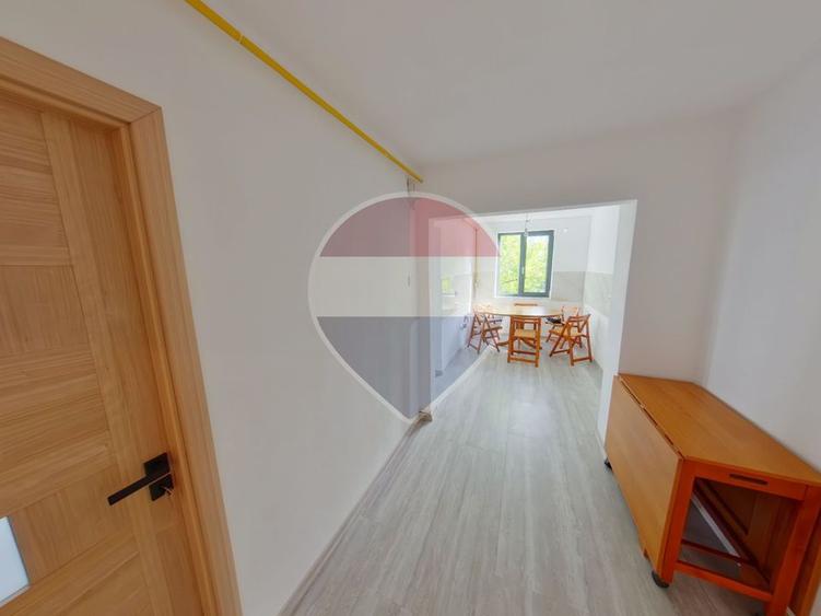 Apartament cu 3 camere de vânzare