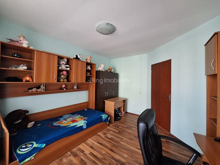Apartament decomandat, etajul 1, zona KIK - 4