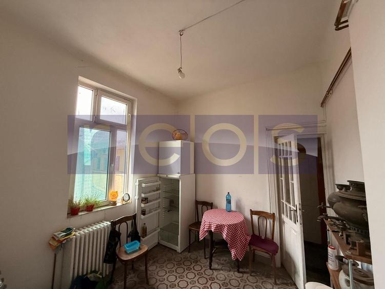 VANZARE VILA FORMATA DIN 3 APARTAMENTE | ZONA MALL VITA |