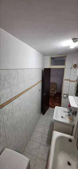 Garsonieră 40 mp, decomandată, balcon închis, 6/8, 5 min metrou Lujerului
