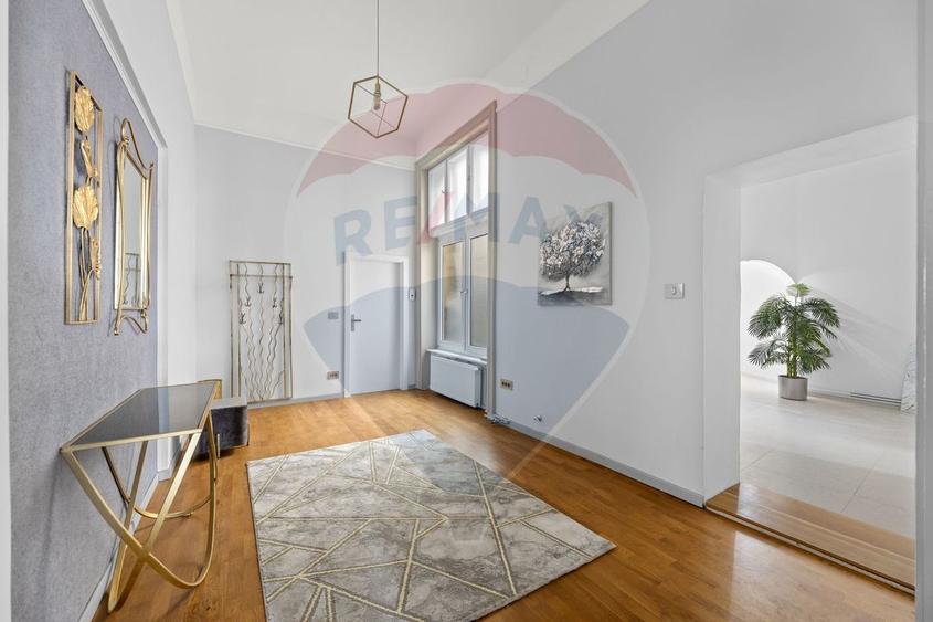 Apartament de lux în clădire patrimoniu, ultracentral– Palatul Nadasdy