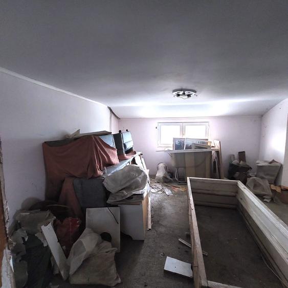 Apartament 3 camere si mansarda (zona Liceul nr.1 )