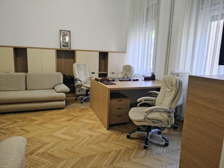 Apartament 2 camere Parc Traian , 400 E neg. Comision 50%
