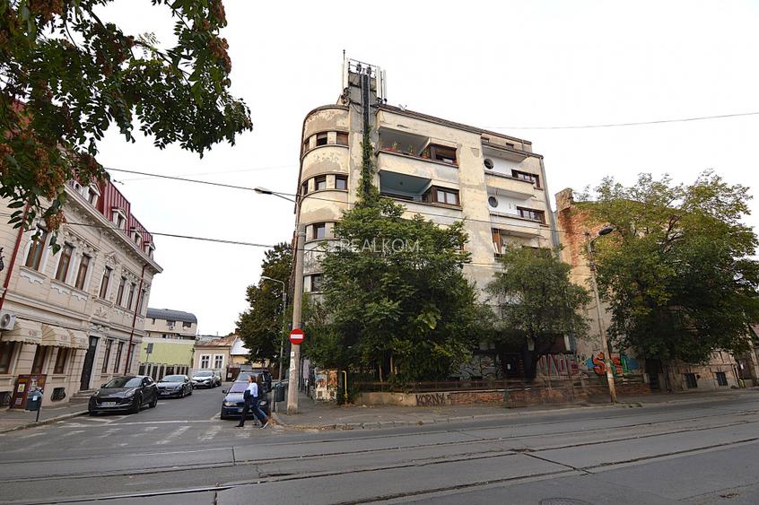 VANZARE APARTAMENT 4 CAMERE CALEA CALARASILOR – SFANTUL STEFAN