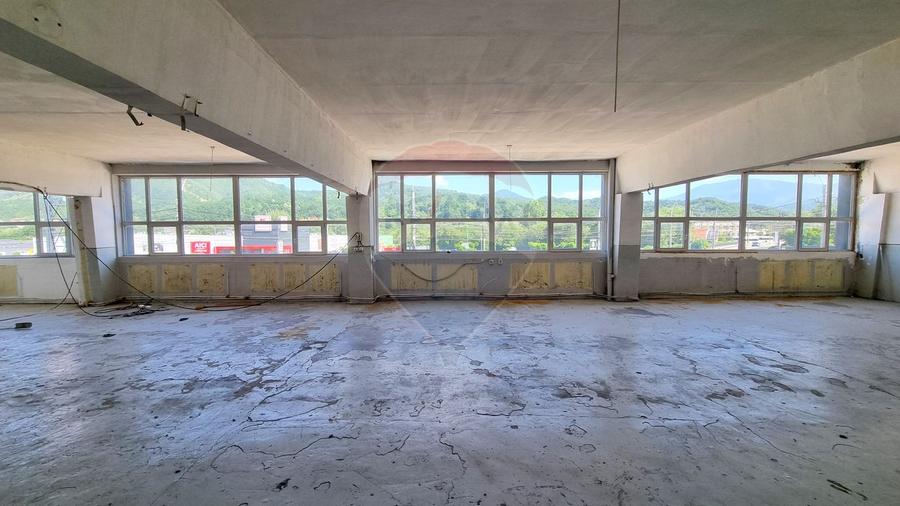 Spatiu comercial 370 mp | Vasile Lucaciu Baia Mare | 3 €/mp