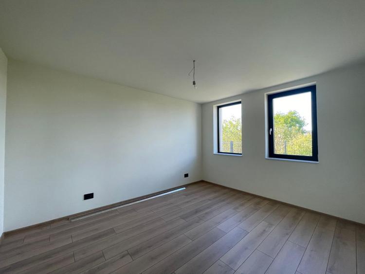Duplex 6 camere, 400mp teren - Mosnita Noua