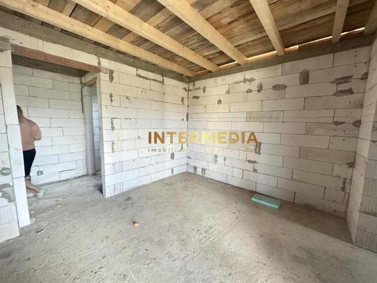 Casa in Rosu Teren 570 mp sau 1134 mp Terasa mare imprejmuit Barabant Alba
