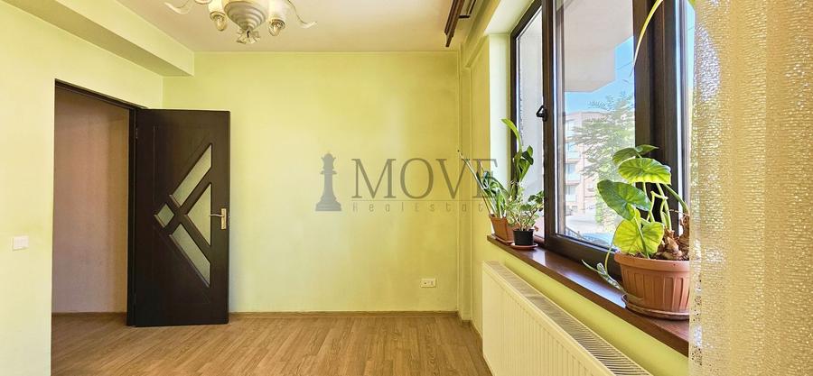 PARTER ÎNALT în imobil mic- perfect pentru CABINET de AVOCATURĂ sau NOTARIAL