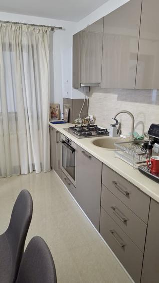 Casă tip duplex de vânzare — zona Capitol, Pitești