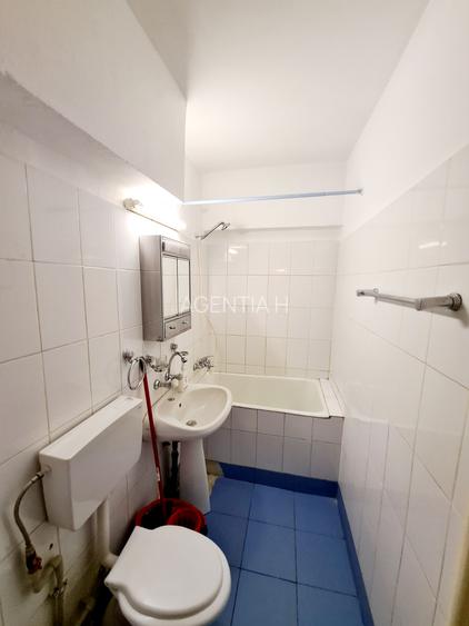 Loc parcare inclus! Apt. 2 cam. Calea Victoriei Amzei bloc 1960 et. 1 - 22