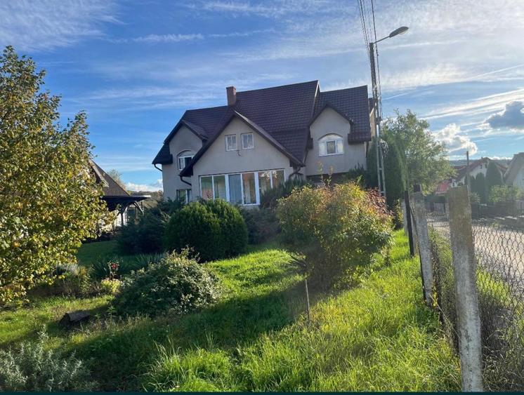 Casă spațioasă + teren intravilan-Sigmir-275 mp utili-teren 3300mp