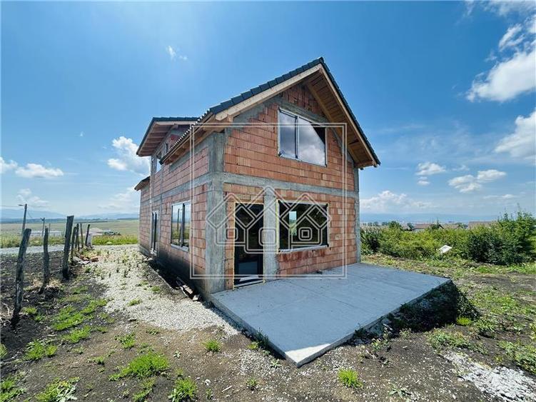Casa individuala, cu 129 mp utili si teren de 328 mp