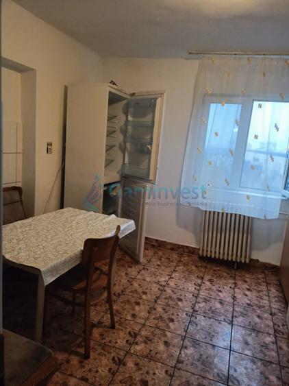 Apartament cu 3 camere de inchiriat pentru Muncitori, zona Nufarul Oradea, Bihor