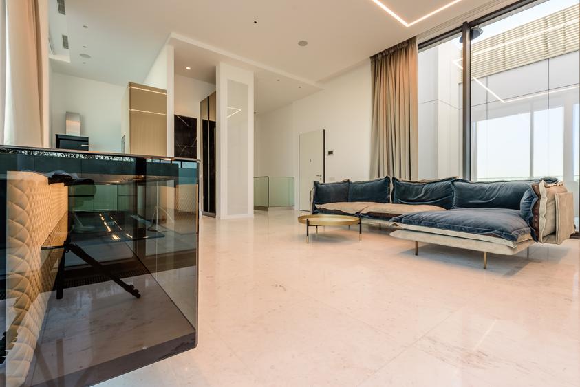 Penthouse cu 4 camere de vanzare în One Mamaia Nord