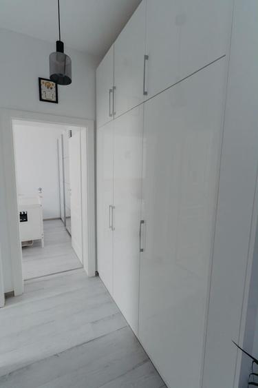 Etaj 1. Decomandat. Mobilat si utilat. Terasa mare