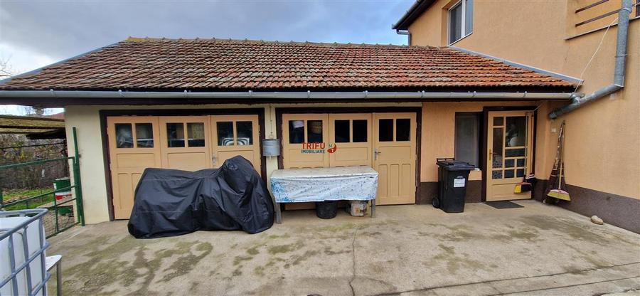 Casa cu 912mp teren 5 camere strada asfaltata