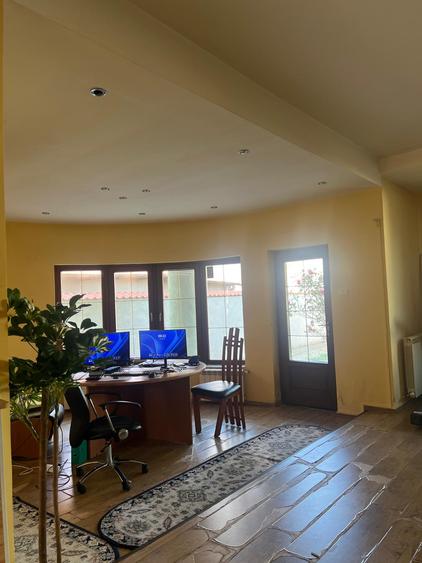 Vila moderna Parter + Etaj , an 2005, teren 406 mp, gaz,Coiciu strada linistita