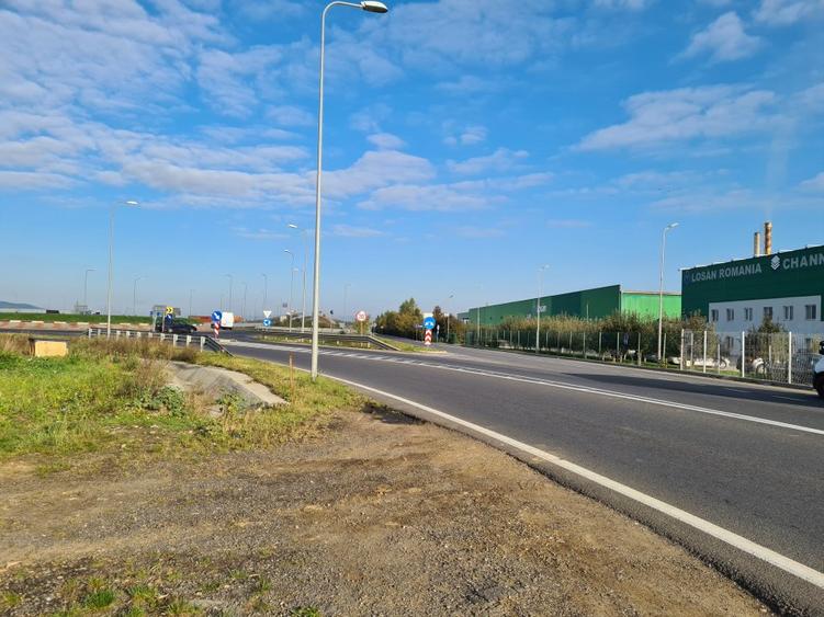 Teren 44.711 mp, acces din giratoriu la capatul ocolitoarei Brasov -DN1 Ghimbav