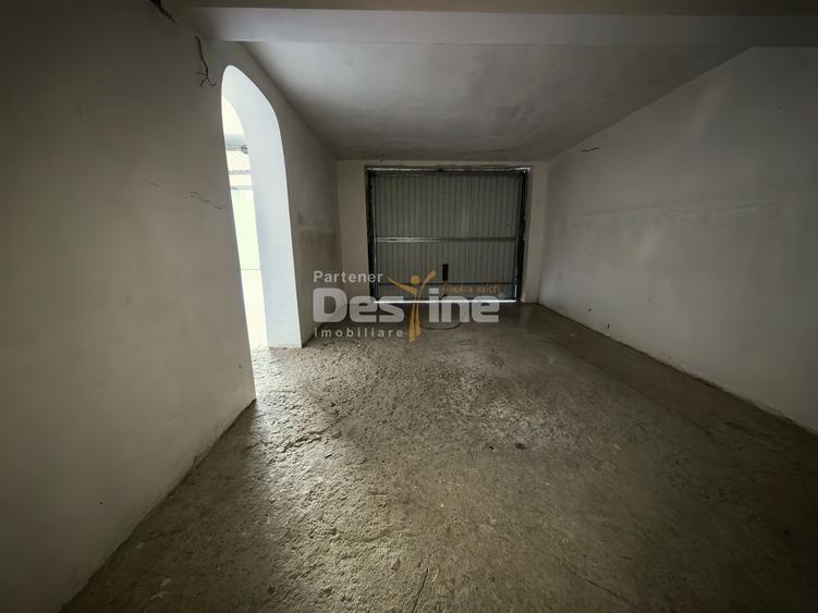 Casă individuală 4 camere 2 garaje 150 mp + anexa și gradina