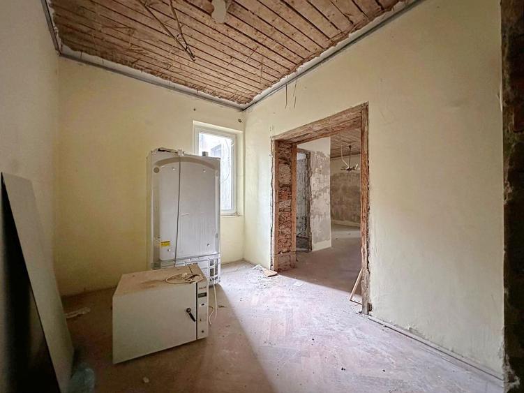 Oportunitate investiție: 2 unități ultracentral, pregătite pentru renovare