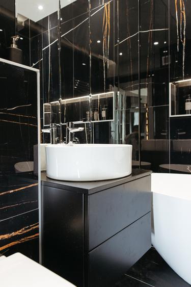 𝐑𝐞𝐳𝐞𝐫𝐯𝐚̆ 𝐜𝐮 𝐝𝐨𝐚𝐫 𝟏𝟎𝟎𝟎 𝐄𝐮𝐫𝐨/Ap.2 camere- Royal Town Iasi