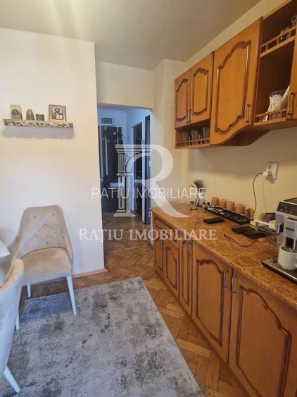 Apartament cu 3 camere | Zona Biserica Emanuel | Oradea