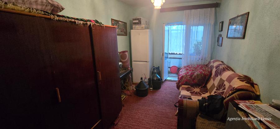 Apartament 4 camere zona Peco Cristal, str.Savenilor