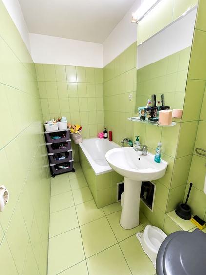 Apartament 4 cam 1 living 2 bai