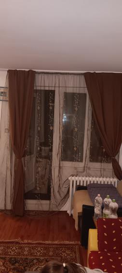VANZARE GARSONIERA