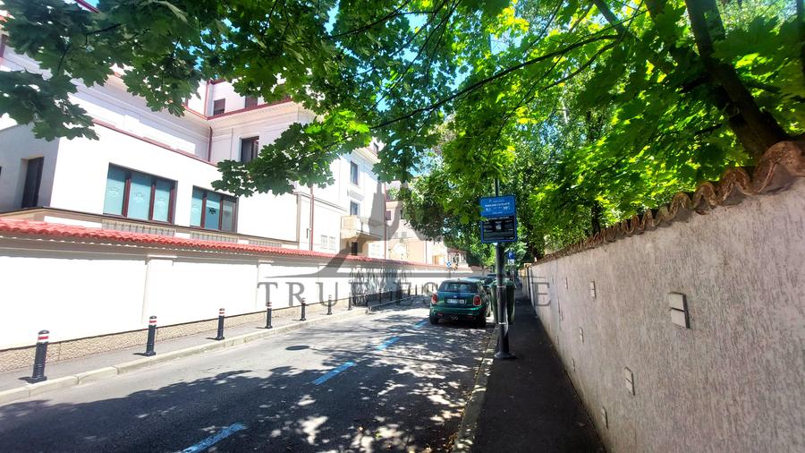 Vanzare apartament cu 4 camere si garaj, unic in Primaverii