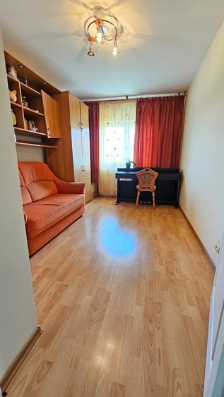 3 camere decomandat 2 bai bloc 1991 zona Lunca Cetatuii