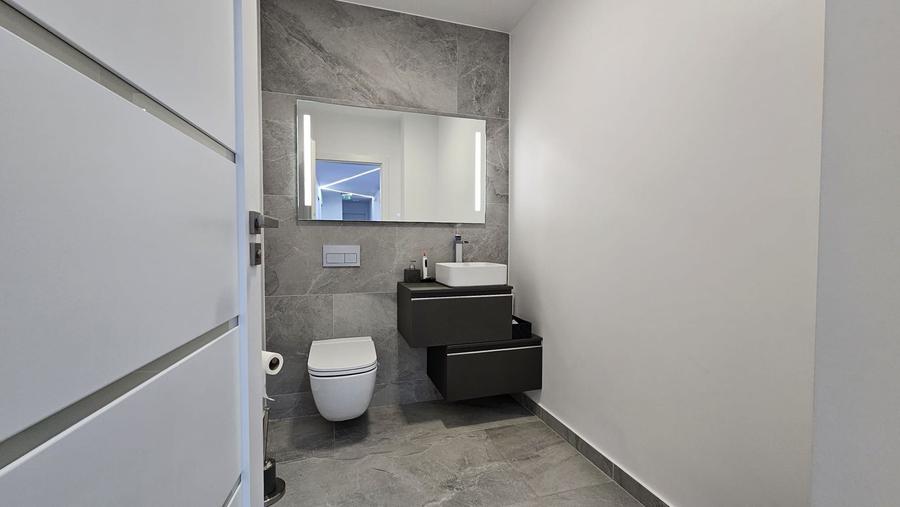Spațiu pentru 3 cabinete stomalogice/medicale, parcare-Borhanci