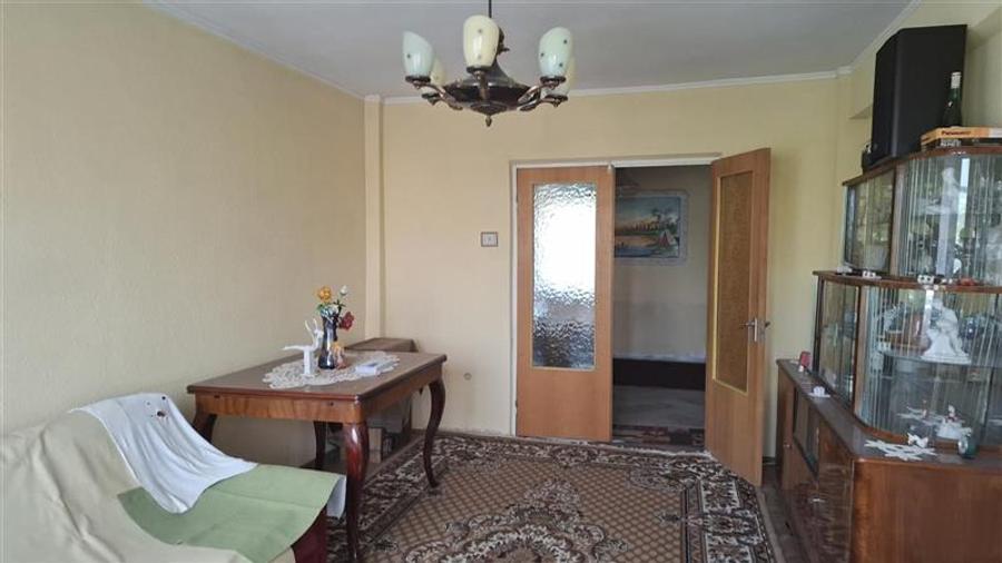 Apartament 3 camere, et 3, 75 mp, zona Primarie