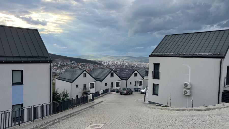 Spațiu de birouri premium de închiriat – 4 încăperi + curte, sală de conferință