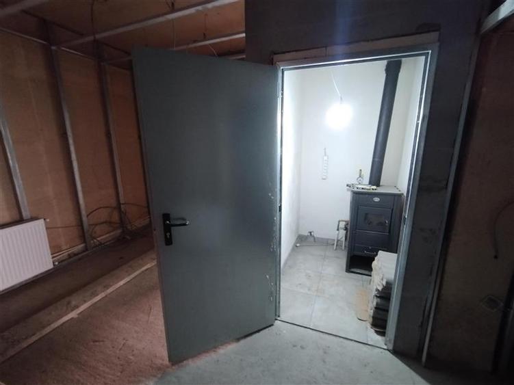 Oravita, Spatiu Com. (Apartament) 89MP, Zona Centrala, Pret Negociabil