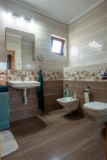 Vila D+P+E cu jaccuzi exterior in Iosia
