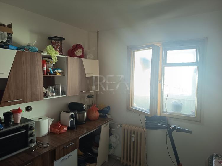3 camere decomandat- Rahova, Buzoieni, bloc reabilitat