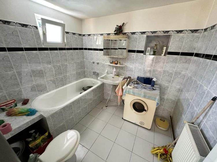 Casă tip P+E+M, 5 camere, 176 mp, semicentrală
