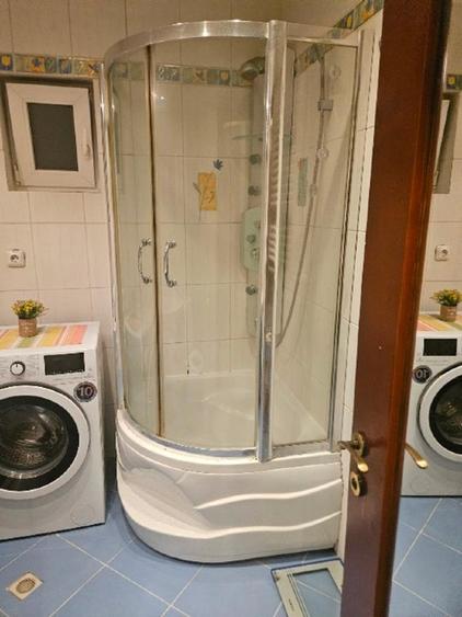 Mobilat lux, vecini linistiti, electrocasnice de calitate