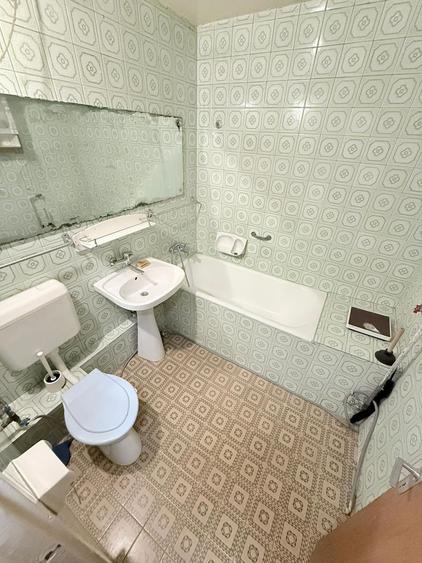 3 camere | Teiul Doamnei | Bloc din 83 | Reabilitat