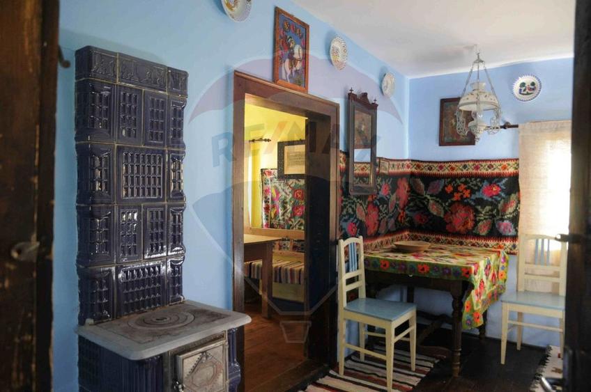 Vânzare ansamblu de 5 căsuțe tradiționale Maramureș/ Botiza