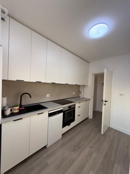 Închiriere apartament 4 camere - ideal birou-firma– Bloc Horoscop, Piața Unirii