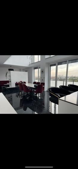 Penthouse de lux pe 2 nivele de inchiriat