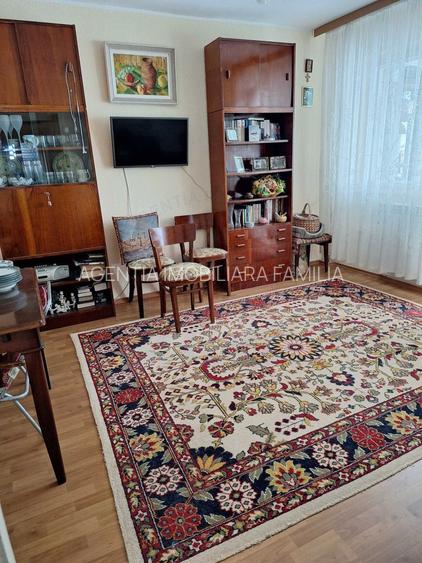74.900 euro, 3 camere, Centru, etaj 3/4 - 8