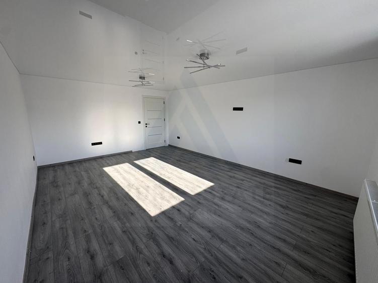 Casa moderna constructie noua 195 mp utili si 100 mp curte Sura Mare